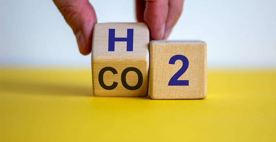 Wooden blocks with H2 for hydrogen printed on them (hydrogen AEMC)