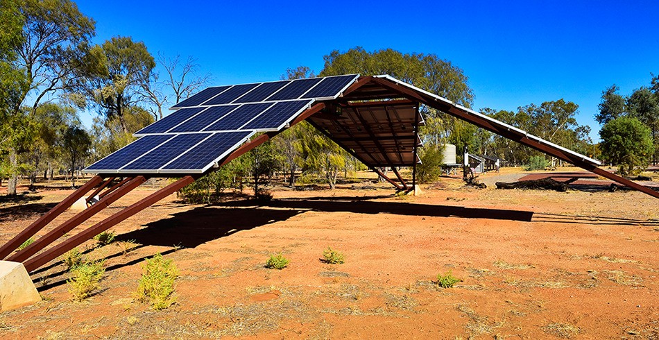 The “Solar Compass” array at the Desert Knowledge Australia (DKA) Solar Centre, the largest multi-technology solar demonstration facility in the Southern Hemisphere (SwitchDin)