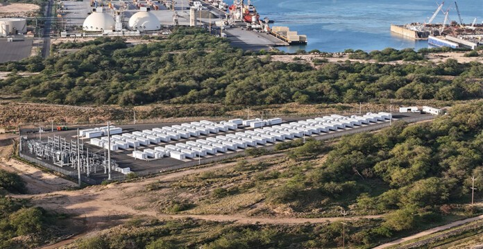 Aerial shot of the The Kapolei Energy Storage facility on Oahu in Hawaii (battery)